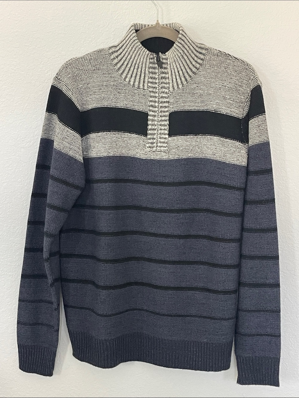 Hudson & Barrow Men’s M Striped Quarter Zip Mock Neck Sweater Gray Black Blue